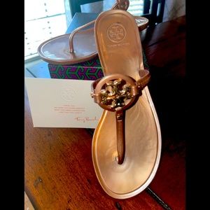 Beautiful mini Miller Flat thong